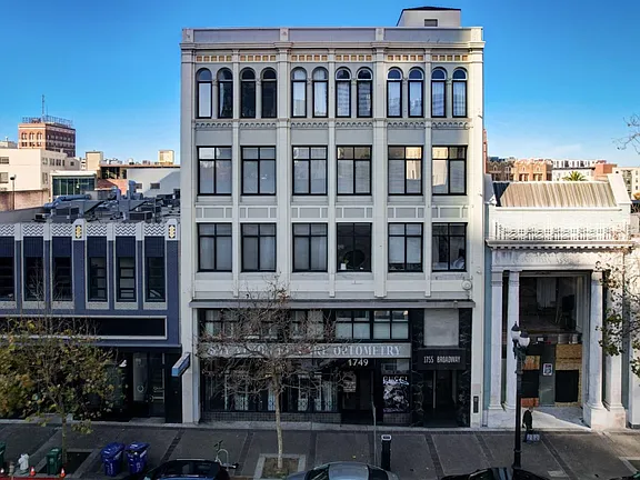 1755 Broadway ,#23, Oakland 94612