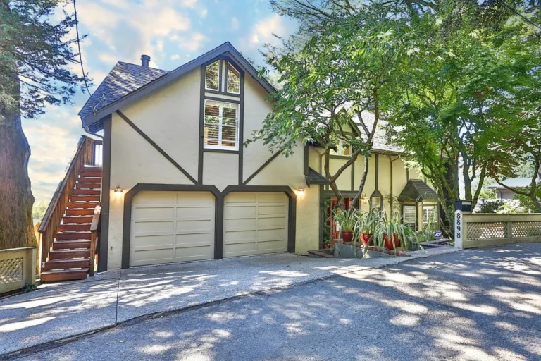 8898 Skyline Blvd, Oakland, CA 94611
