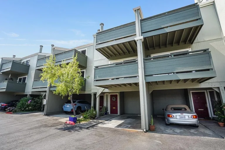4032 Farm Hill Blvd APT 6 Redwood City, CA, 94061