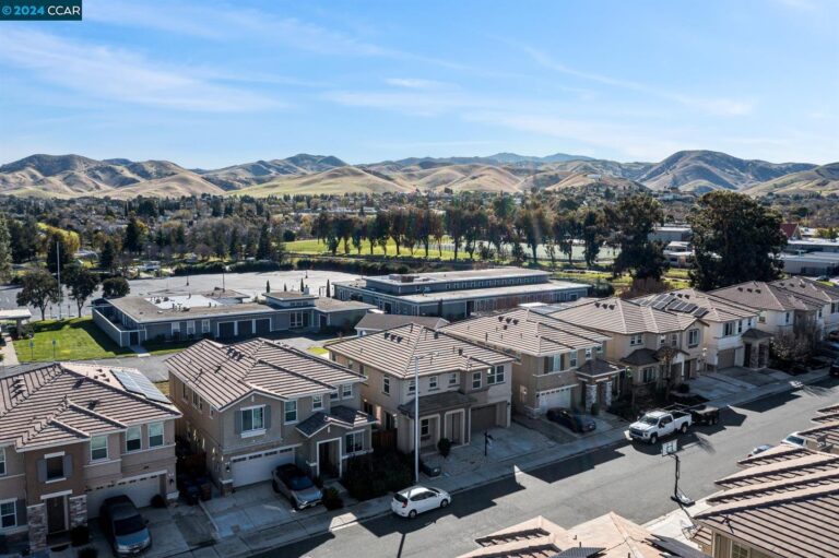 40 Greystone Pl, Pittsburg, CA 94565