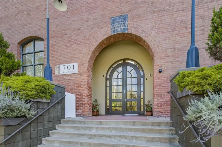 701 Minnesota St APT 220, San Francisco, CA 94107